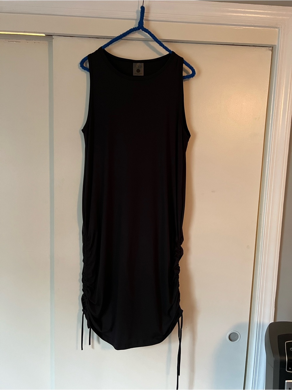 Constantly Varied Gear Black Sleeveless Ruched-Side Midi Dress